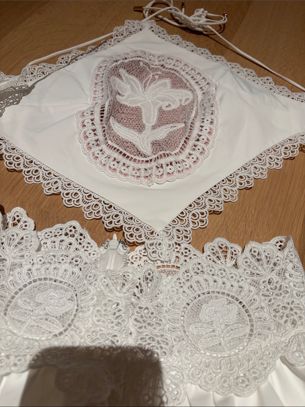 Lace white crochet halter and skirt set compare to retrofete size small - Picture 3 of 3